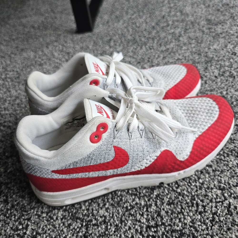 Nike Air Max 1 Flyknit W7.5